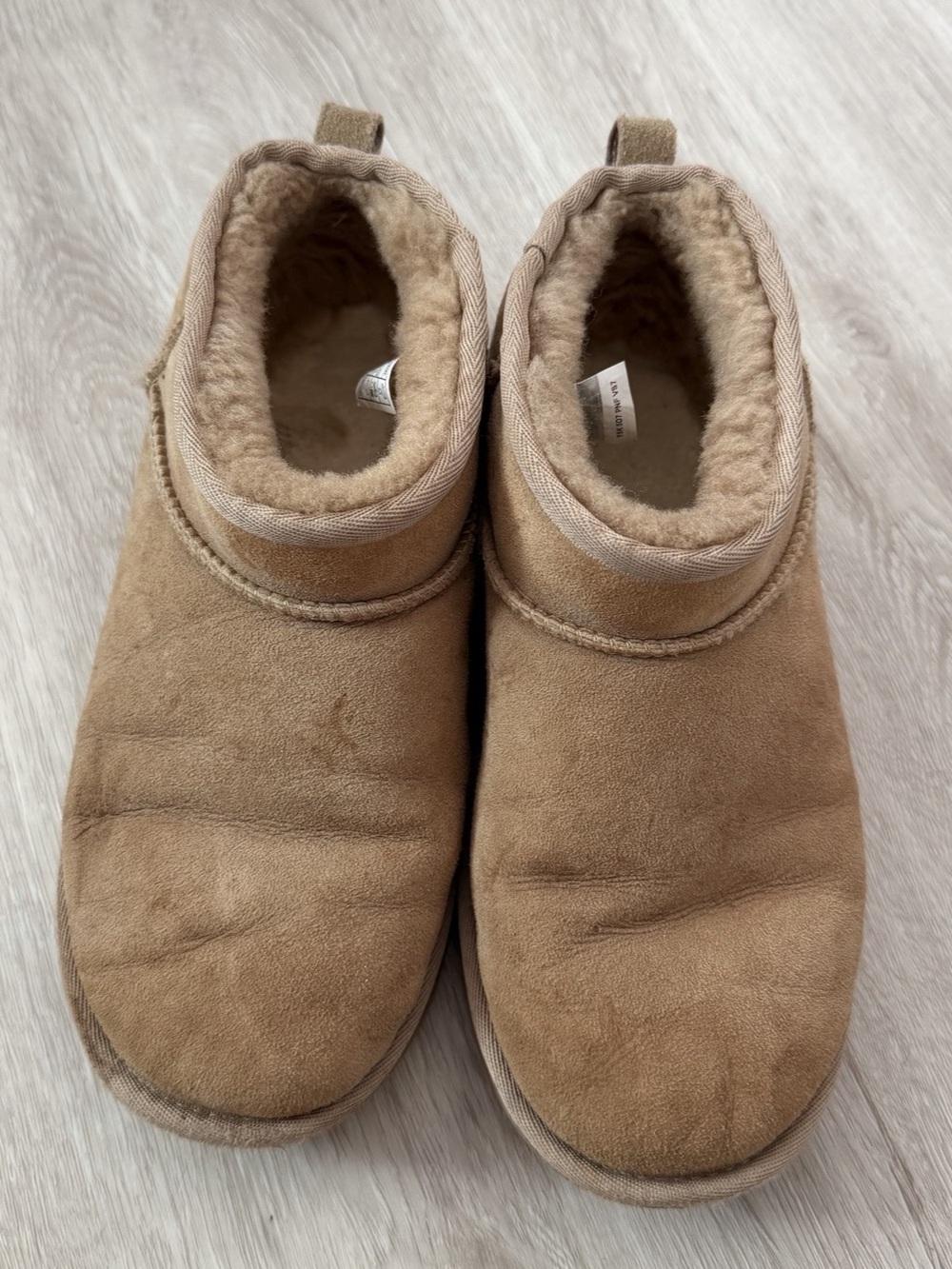 UGG Ultra Mini Classic Boot US Size 6